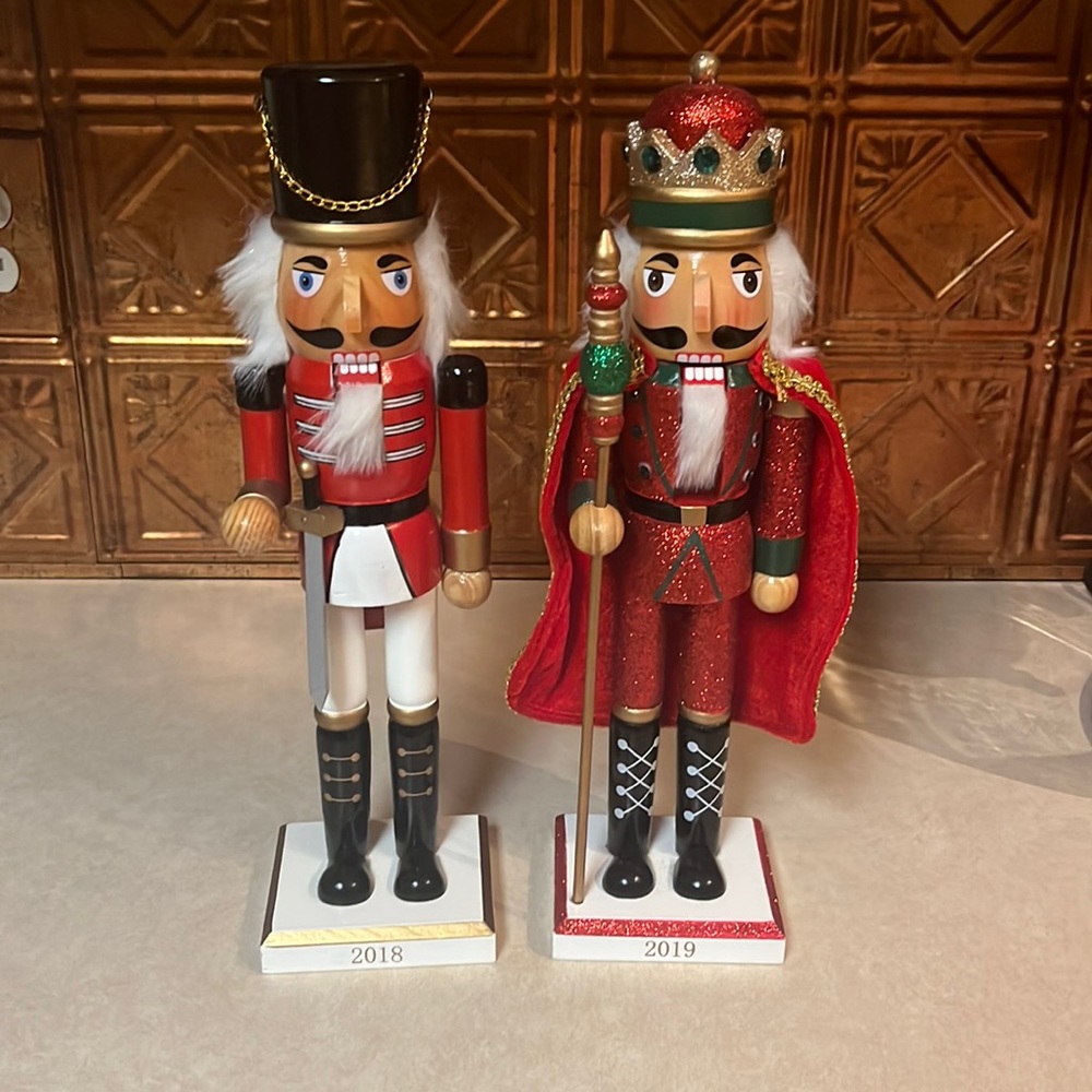 Set of Two Wondershop Nutcrackers